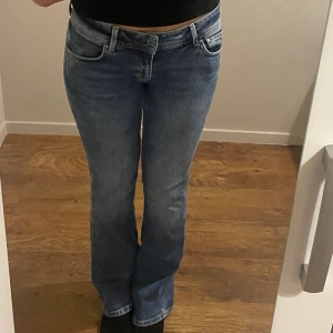 Pepe jeans  - Intressekoll på dessa jätte fina jeans från pepe. De är i bra skick o bara använda en gång. Kom privat för mer info.