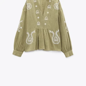 Tröja zara - Jättefin tröja/blus i linne material💚Köpt för 429kr. Använd 1 gång. Köparen står för frakten💚 