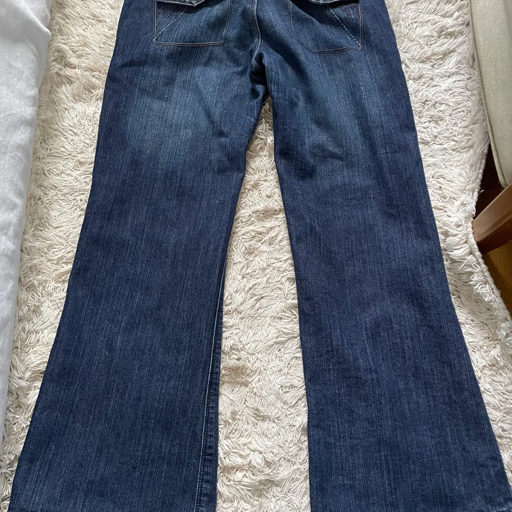 Lågmidjade jeans storlek 38. Jeans & Byxor.