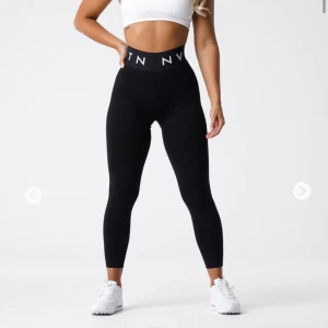 Nvgtn tights  - Säljer dessa tights från nvgtn i storlek S.  De är endast använda ett fåtal gånger.  Nypris 625kr Kom gärna med prisförslag :)