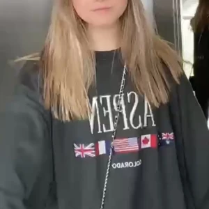 Oversized sweaters Brandy Melville - Grön oversized använd en gång 