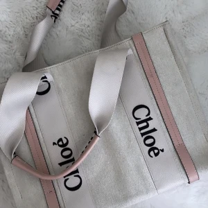 Chloe tote bag - Snygg stor väska från Chloe, köpt på tise för 3000 UTAN kvitto. Den ska dock vara äkta enligt hon jag köpte av 🌸 bra skick