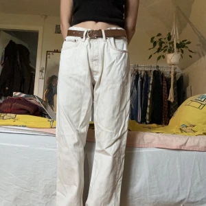 ACNE jeans - Skitsnygga acnejeans som är alldeles för stora för mig⭐️ några små fläckar på byxbenet, annars fint skick⭐️100% bomull och bra kvalitet! 