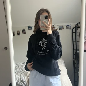 hoodie - säljer min fina hoodie från madlady då jag inte fått användning av den tyvärr! använd 1 gång
