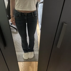 Lowwaist jeans - Lowwaist jeans från Cubus som passar mig på längden, jag är 159💕💕