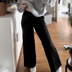 kostymbyxor  - Kostymbyxor från gina tricot, storlek xs 🌸