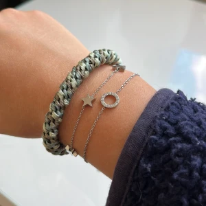 Armband - Säljer dessa 2 silvriga armband från edblad (inte knekkin), använt fåtal gånger! Båda för 340kr och ett för 180kr!🤍