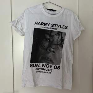 Harry Styles T-shirt köpt på hans konsert 2017, strl M
