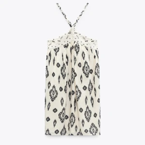 Zara klänning - Så fin sommarklänning från zara! Har endast provat den så den är i nyskick! Andvänd er gärna av ”köp nu” funktionen för snabbt köp och först till kvarn gäller! <3 Köparen står för frakt!