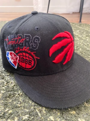 51 50 keps  - Pris: 250kr Frakt: 66kr med postnord 