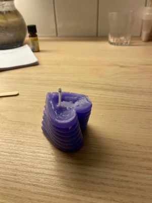 Doftljus snurrande hjärta - Bestämm din färg och doft om ni är intresserade kontakta oss då vi säger alla färger och dofter😄🕯️