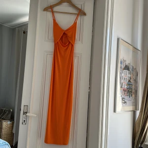 Sommarklänning - Sommarklänning. Använd 1 gång. 