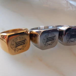 Hammarby ringar - Helt nya oanvända Hammarbyringar. Två i silver en i guld. 100 kr styck. Size 10 (ganska stora)