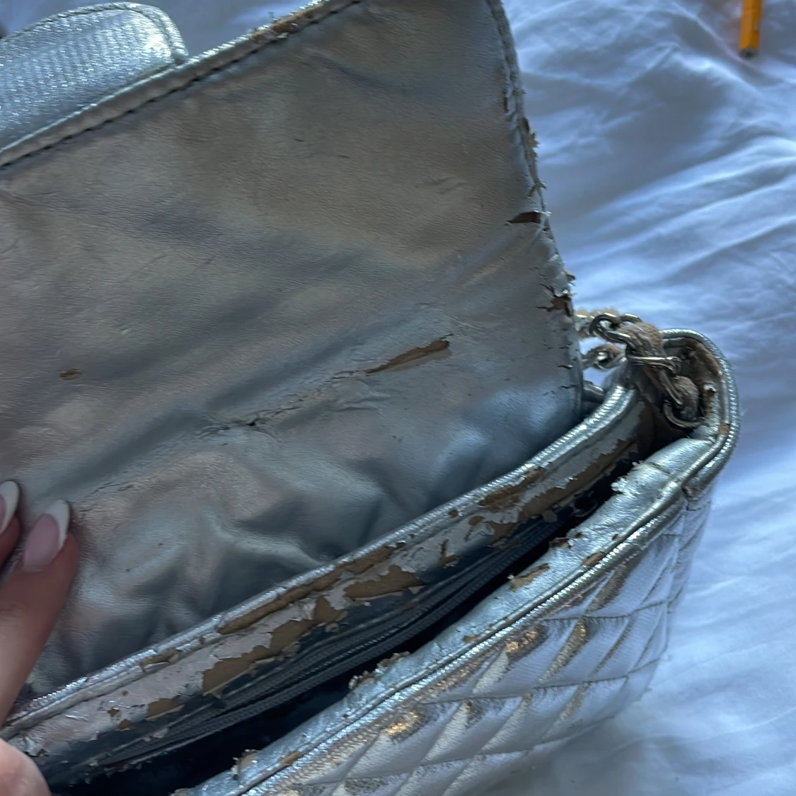 Silvrig väska - 91