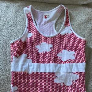 Röd mönstrig klänning från Only - Klänning, bra skick