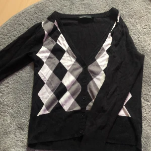 Rutig ardigan  - Använd 1 gång och i superbra skick.