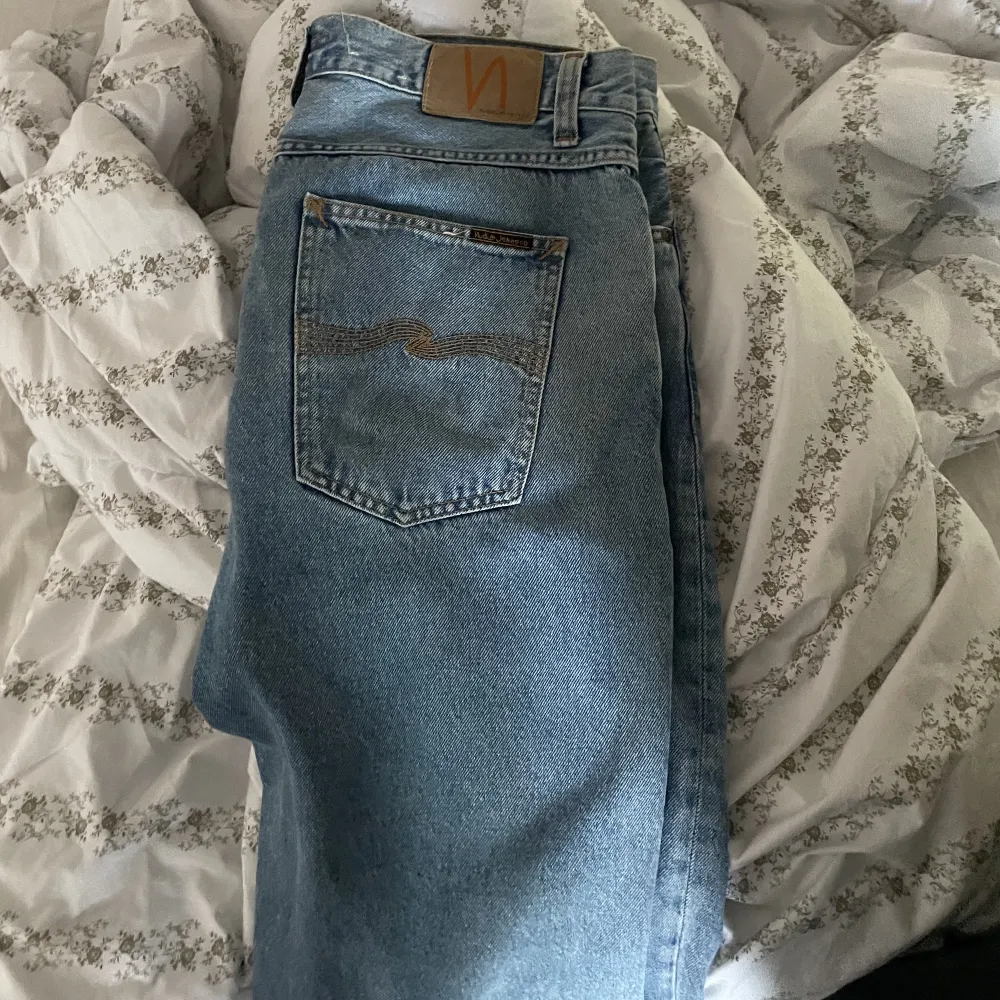 Skit snygga nudie jeans  storlek 32/33 Först i kvarn  . Jeans & Byxor.