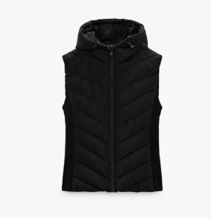 Zara väst  - Säljer den här zara västen, används bara ett fåtal gånger. Priset går att diskuteras 