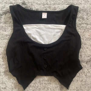 Svart topp - Topp från Romwe, använd gärna köp nu <3