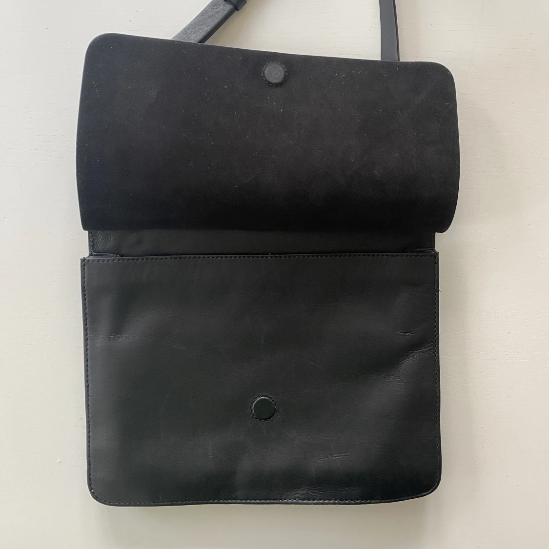 Snygg svart skinnväska  - 91