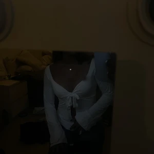 Dsinge by si  - Ååå vad jag älskar denna törjan så himla fin, men den sitter lite liten vid mina bröst, så säljer nu min snyggaste tröja, andvänd 3 gånger ungefär 