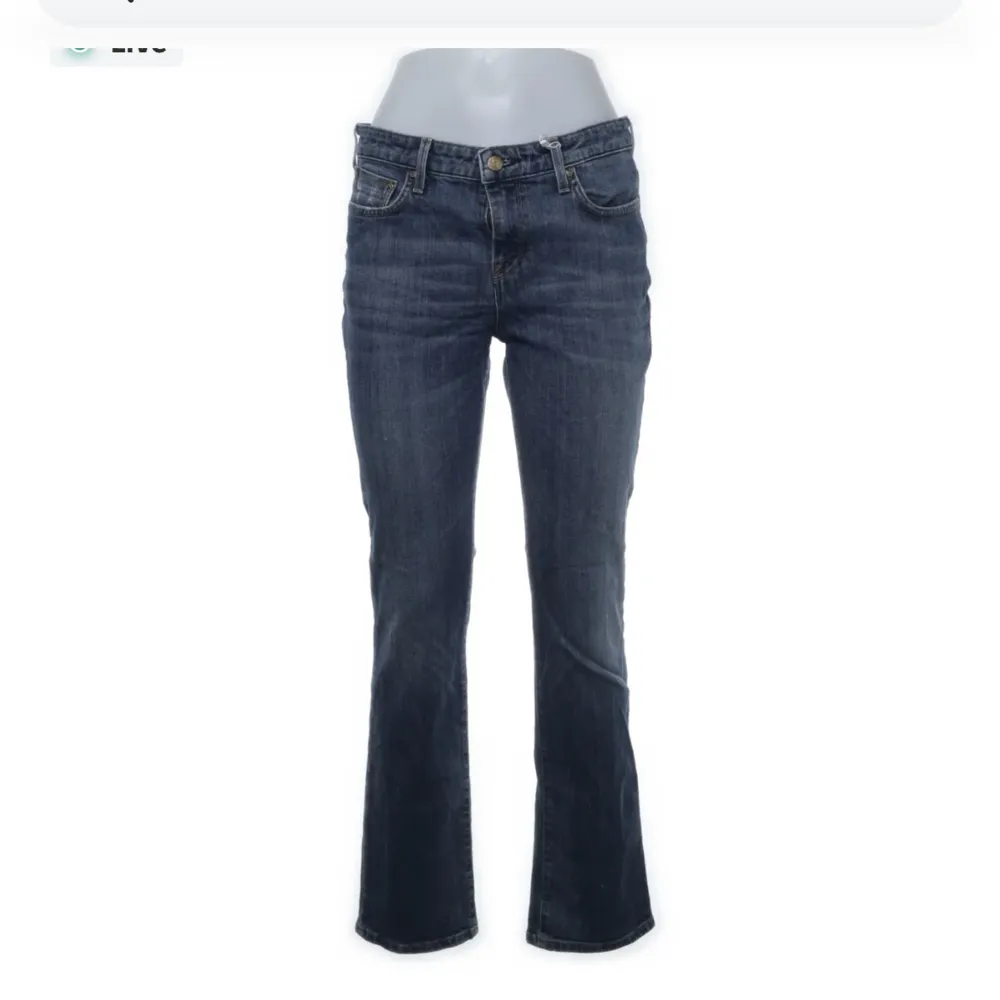 Köpta från sellpy, aldrig använt då dom e försmå! Inga defekter, små i storleken TRYCK INTE PÅ KÖP NU! . Jeans & Byxor.