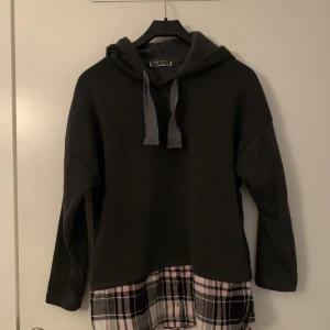 Svart rosa hoodie  - Aldrig använd 