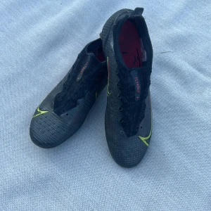 Nike Fotbollsskor strl 38 - Fint skick👌 Nypris 2000 kr