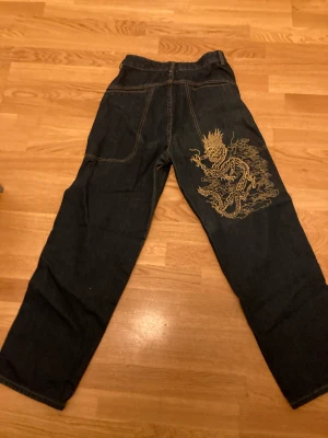 Jeans  - Säljs eftersom att de var för små för mig! Helt oanvända. Skriv om du har frågor eller är intresserad.