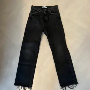 Zara jeans storlek 36, säljer pga används inte, bra skick