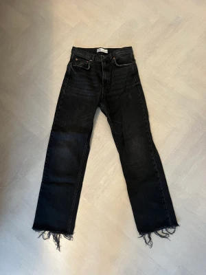 Zara jeans  - Zara jeans storlek 36, säljer pga används inte, bra skick