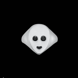 Alien ring Maria Nilsdotter - Säljer min fina Alien ring från Maria Nilsdotter! Använd sparsamt, några märken men går absolut att putsa bort i butik. ❤️‍🩹nypris: 2995kr