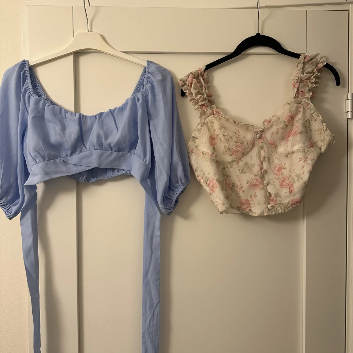 Somriga toppar, båda för 50