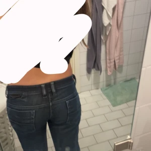 Diesel bootcut - Ett par snygga lågmidjade bootcut jeans💕är lite långa på mig som 166