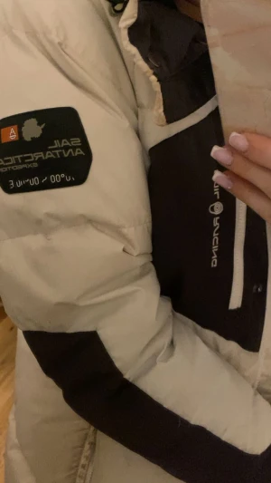 Sail racing vinter jacka - Den har inga skador behöver bara tvättas lite, tvättas innan jag säljer den 