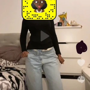 Low waist zara jeans - Hej! Säjer ett par as snygga jeans från zara som nu inte finns kvar på hemsidan. Modellen är loose fit lowwaist. Skriv om du vill ha fler bilder elr ngt funderingar💕💕