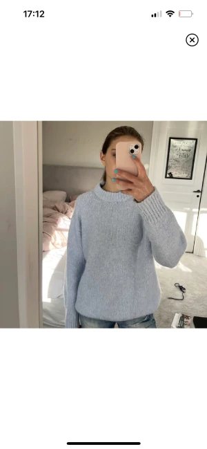Stickad tröja zara - Ljusblå stickad tröja från Zara💕 Jätte fin men kommer inte till användning längre! Skriv för frågor