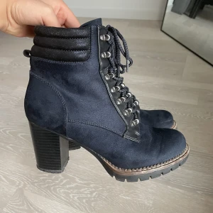 Boots med klack  - Säljer dessa skor i storlek 39 som passar bra till både hösten men även till vintern! 🍂🍁