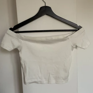 Off shoulder topp - Använd ett fåtal gånger men i bra skick. 