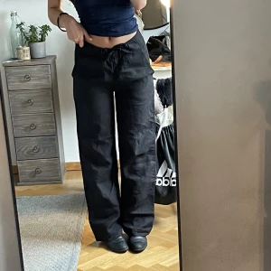 Linnebyxor lxa  - Skitsnygga linnebyxor från Alice Stenlöfs märke Lxa! Helt nya men kommer tyvärr inte till användning! Därav i toppen skick.🥂 (Jag är 170 för referens)