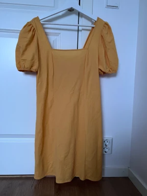 Mango midi klänning - Used once