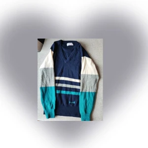 Pringle sports sweater(pringle of Scotland) - Blue sweater from pringle sports. Used but with no holes or stains. Axelbrädd:45cm  längd:68cm