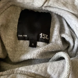 Lager 157 hodie  - En lager 157 hodie, har använt rätt så mycket men gör inte längre. Är i s men passar nog xs bättre