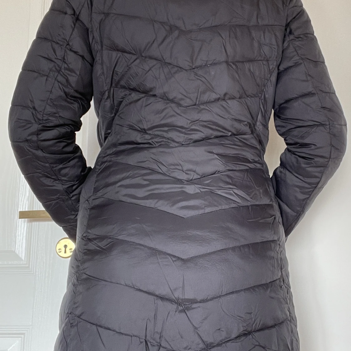 Tunn lång dunjacka - 90