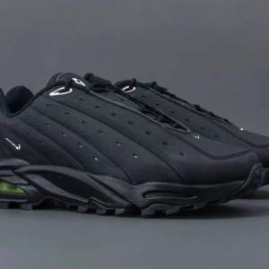 Nike Hot Step Air Terra Drake NOCTA Triple Black - Nike Hot Step Air Terra Drake NOCTA Triple Black Hel nya, ej använda Äkthetsbevis & kvitto finns Kan mötas & fraktas