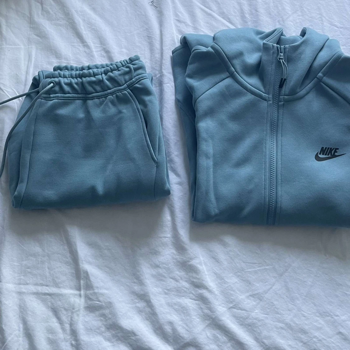 Baby blue nike tech - 90