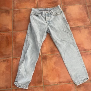 Weekday jeans - Weekday Barrel jeans storlek 30/30. Nyskick