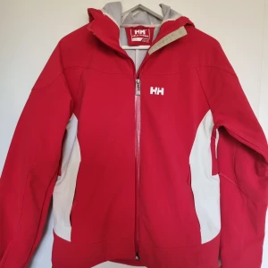 Helly Hansen jacka  - Fin softshelljacka.  