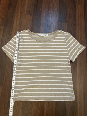 Tröja - Nästan oanvänd. Säljer då jag inte använder längre! 🩷Hör av dig för mer information. 🫶🏻