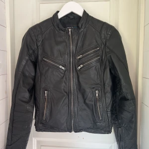 Skinnjacka äkta - Rock and Blue skinnjacka, S Använd Max 2ggr!!